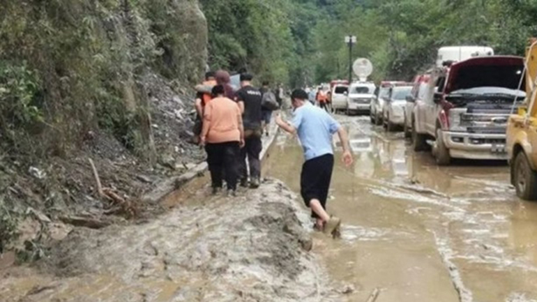 Κίνα: Τουλάχιστον 16 νεκροί από τις πλημμύρες που προκλήθηκαν από ισχυρές βροχοπτώσεις